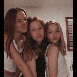 Meet your Posher, Ava